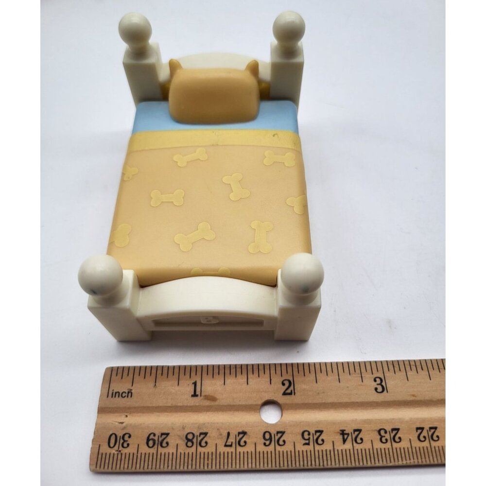 Moose BLUEY Dollhouse FAMILY HOME YELLOW BED House Replacement Furniture Bones - Picture 9 of 10